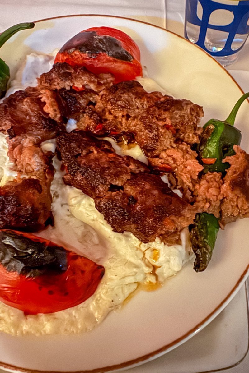 plat turque au restaurant Ali Ocakbaşı