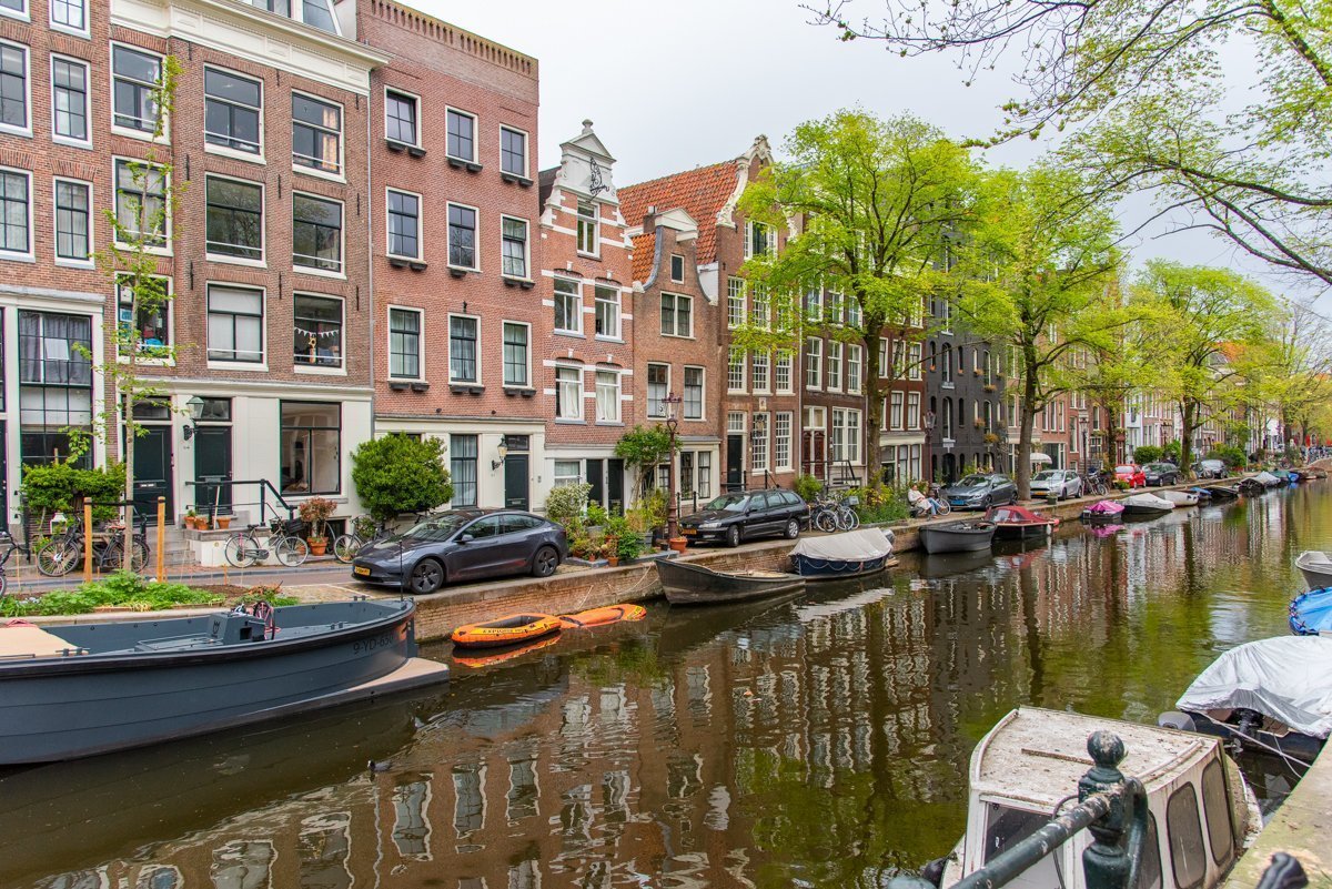 Bateaux sur le canal Amsterdam